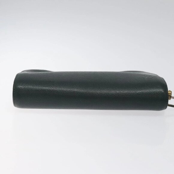 LOUIS VUITTON Taiga Baikal Clutch Bag Epicea M30184 LV Auth - Picture 6 of 16